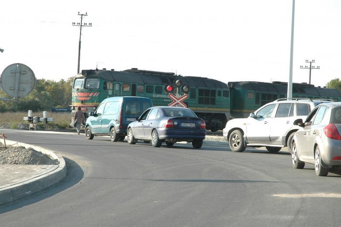 Rimkų pervaža ir kursuojantys traukiniai nervina vairuotojus