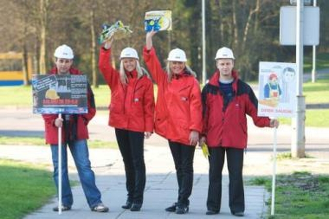 Proga: minėdami pasaulinę darbuotojų saugos ir sveikatos dieną SDG darbuotojai priminė, kad saugumu darbe būtina rūpintis kasdien.