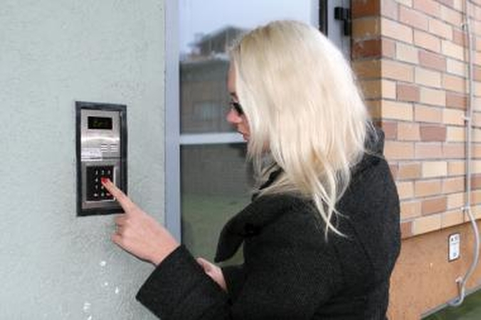 Nesuremontavo: "Vitės valdos" Žolynų gatvės 47 namo gyventojams negrąžino neteisėtu pripažinto mokesčio už telefonspynės priežiūrą.