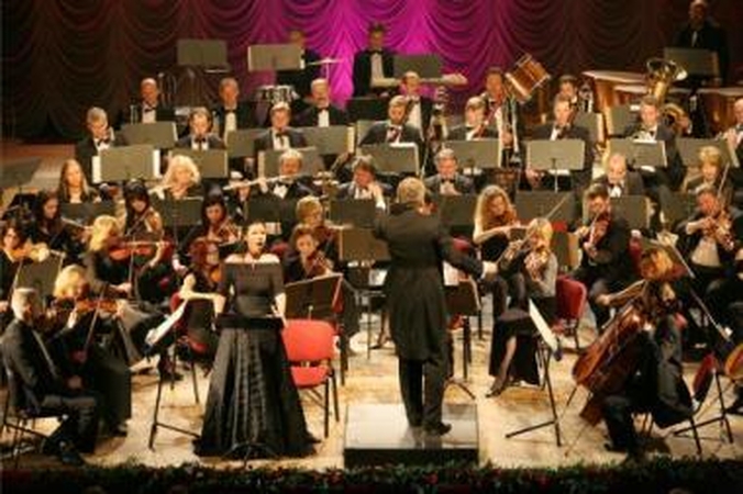 Atlikėjai: operos solistė D.Kužmarskytė su Mažosios Lietuvos simfoniniu orkestru, diriguojant I.H.Lapiniui, dainuos Briunhildos ariją iš R.Vagnerio operos "Dievų žlugimas".