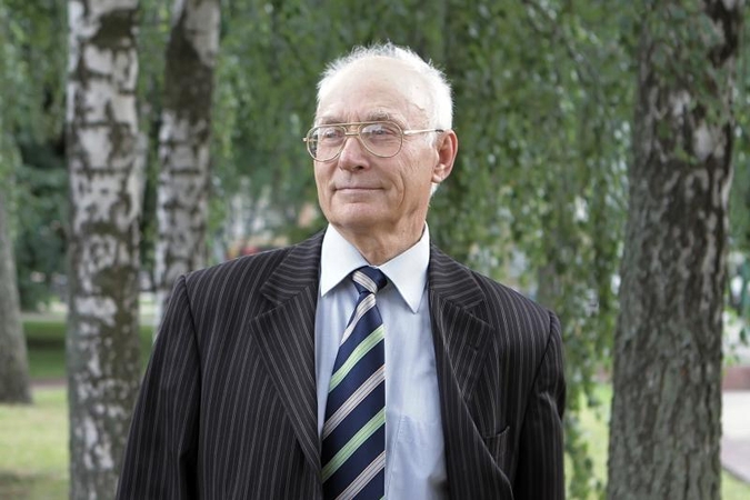 Biomedicinos mokslų daktarui karjeros pradžią primena beržai