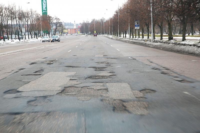Klaikioms Kauno gatvėms iš biudžeto – trupiniai