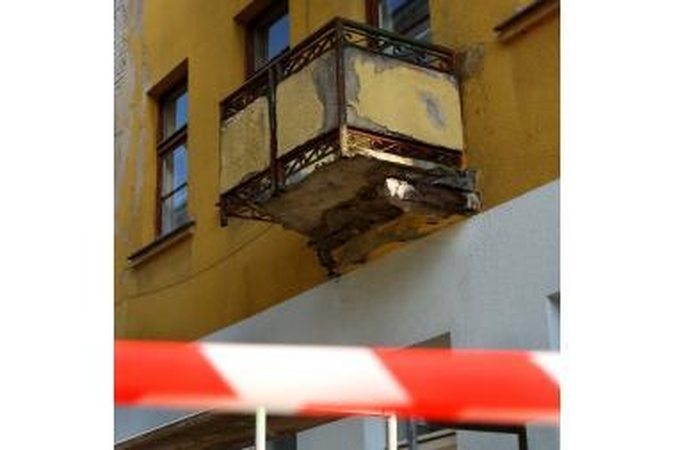 Mieste krenta balkonai