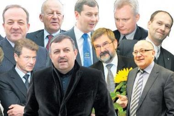 Ištakos: vieniems politikams pravardės prigijo dėl fizinių savybių, kitiems – dėl elgsenos ir būdo bruožų.