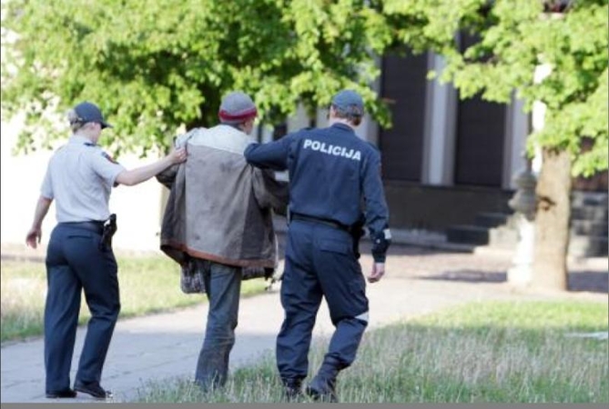 Pajūrio policininkams valdžia siūlys papildomai užsidirbti