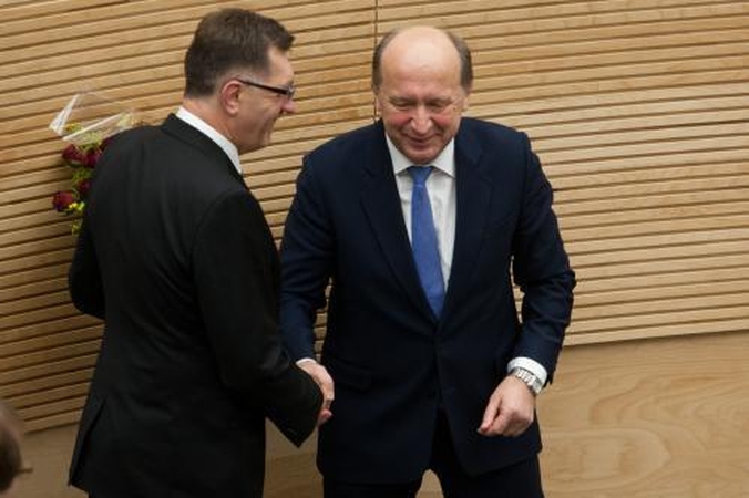 Konservatorių pavyzdys užkrečiamas?