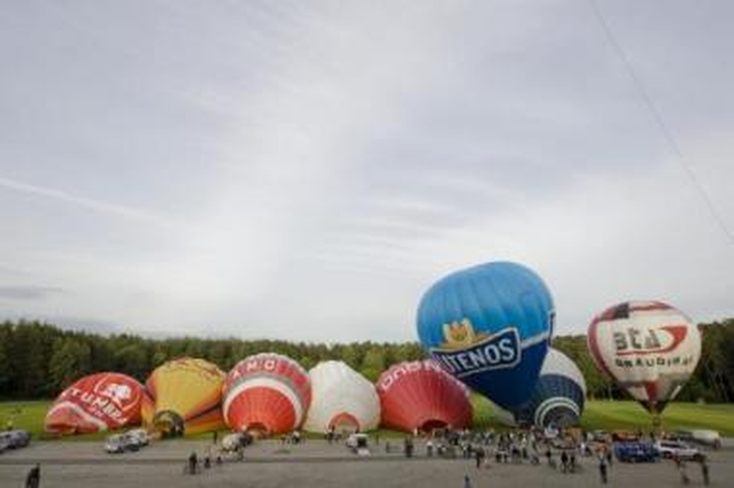 Paklausa: A.Vengrys džiaugiasi, kad oro balionais besidominčių turistų vis daugėja.