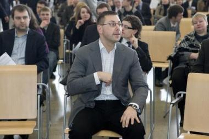 Pozicija: G.Steponavičius mano, kad elgiasi deramai.