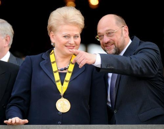 Prezidentei Vokietijoje liejosi pagyros