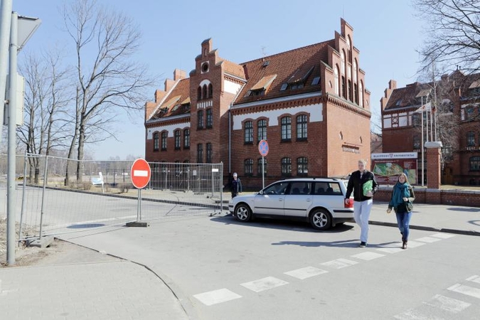 Automobilių stovėjimo aikštelę uždarė iki rudens
