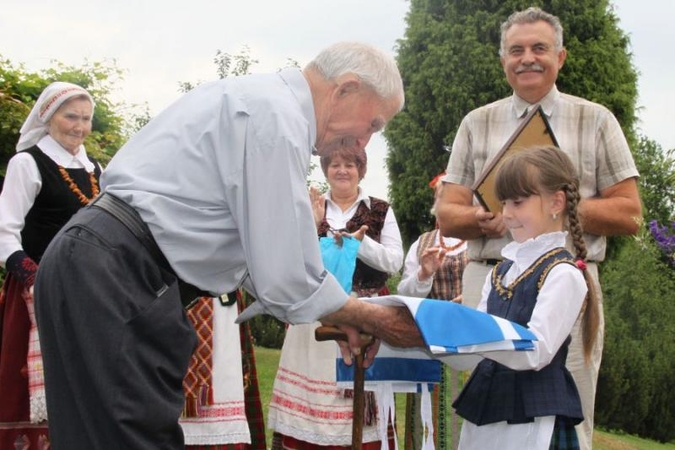 Šimtametis iš Kauno rajono prižiūri skruzdėlynus