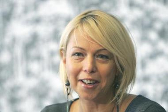 Apranga: baltarusės pirmosios krepšinį oficialiame turnyre pradėjo žaisti su suknelėmis.