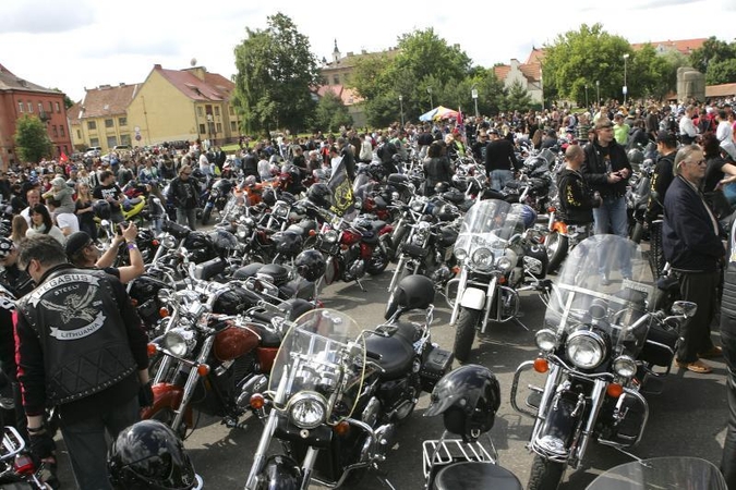 Vingio parke savaitgalį žvengs plieniniai žirgai