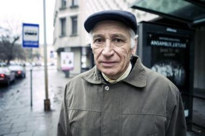 Patirtis: kol S.Čironis vairavo troleibusą, keitėsi ir miestas, ir keleivių kartos.