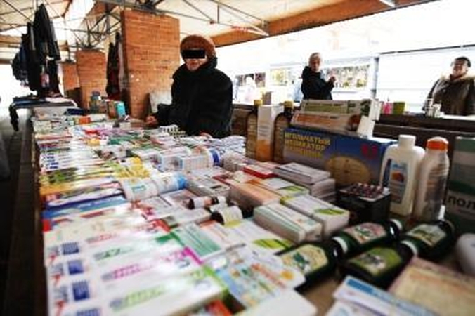 Rizika: Naujajame turguje siūlomos maisto papildų ir vaistų pakuotės atgabenamos nelegaliai. Tarp klaipėdiečiams siūlomų papildų yra ir uždraustų, ir mirtinai pavojingų.