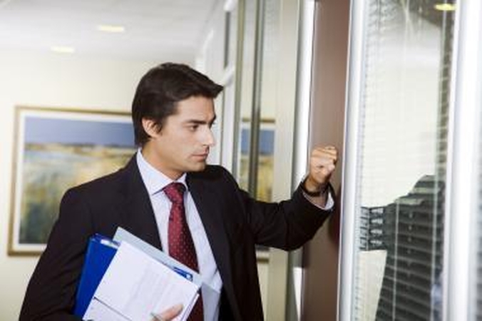 Atranka: ne visi verslininkai, besibeldžiantys į bankų duris, sulaukia finansinės pagalbos.
