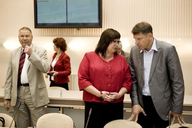Kas      laukia      socialdemokratų     posto?