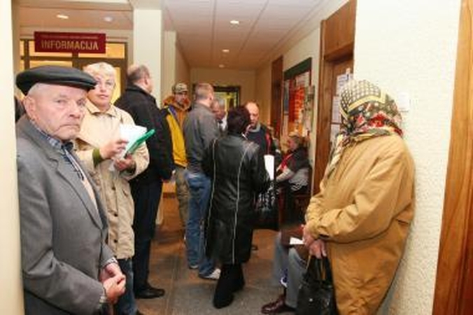 Savivaldybei nepavyksta įveikti eilių