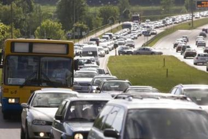 Vėluoja: šviesoforų valdymo sistema turėjo būti įdiegta prieš metus, tačiau dėl įvairių kliūčių darbai užtruko.