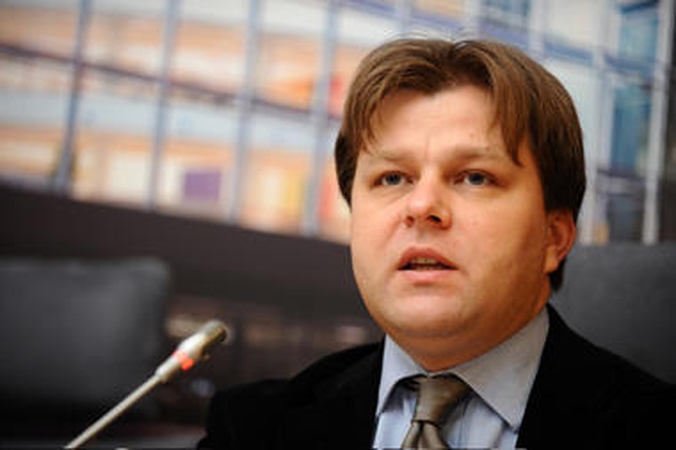 Dreba Seimo narių kėdės