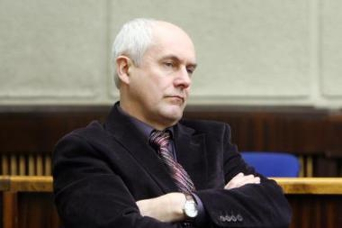 Slepia: ir už Klaipėdos merą daugiau uždirbantis, beveik 7 tūkst. litų „ant popieriaus“ gaunantis A.Každailevičius nelinkęs viešinti nei savo, nei pavaldinių atlyginimų.