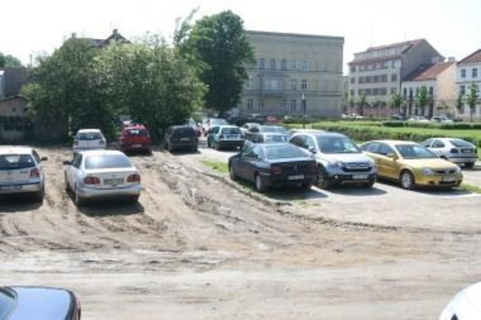 Darbai: jau išlygintas Tomo gatvės tęsinys, aikštelę planuojama tvarkyti pirmadienį.