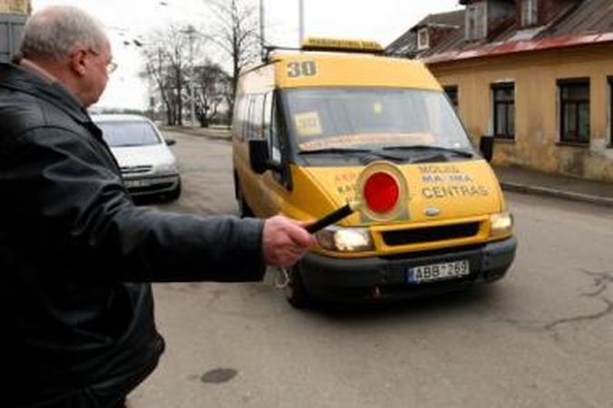 Kontrolierių informatoriai – keleiviai