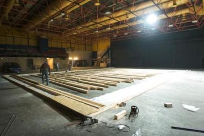 Moderniam teatrui sietynų spindesio nereikia