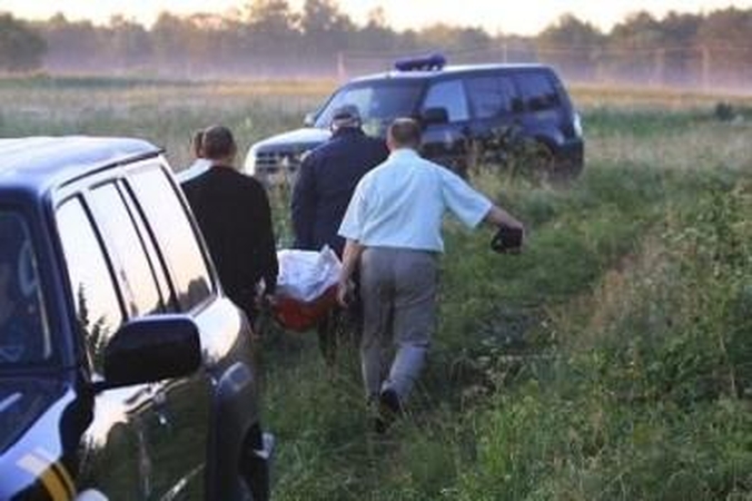 Mįslės: birželio 30-osios naktį, kai buvo nušautas J.Klymantas, pasieniečių veiksmus stebėjo dar viena tarnyba. Tyrėjai prakalbo ir apie versiją, kad toje vietoje galėjo vykti...
