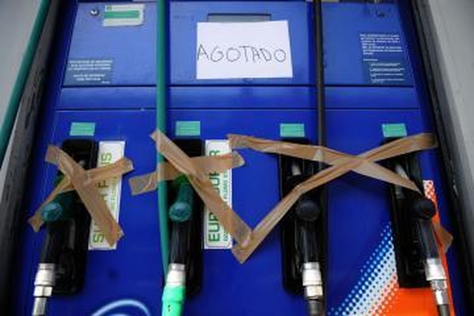 Fenomenas: paklaustas, kodėl degalinių valdytojai degalus brangina, vos ima augti didmeninė jų kaina, tačiau neskuba piginti, kai didmeninė kaina ima ristis žemyn, G.Bandzevičius tiesaus...