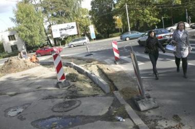 Tikslas: paplatinus gatvę, tinkimasi išvengti transporto spūsčių.