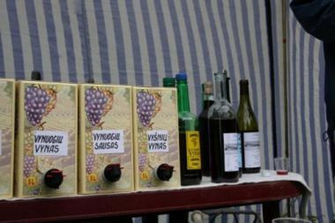 Pasiūla: Nacionalinės vyndarių asociacijos sąskrydyje mūsų šalies vyndariai siūlo degustuoti jų pagamintą produkciją.