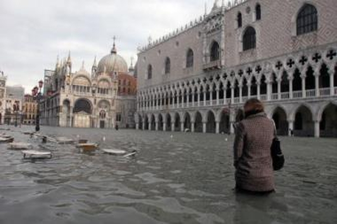 Venecija pradėjo tvinti