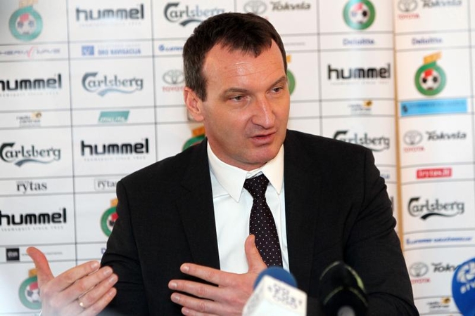 C.Laszlo tikisi revanšo
