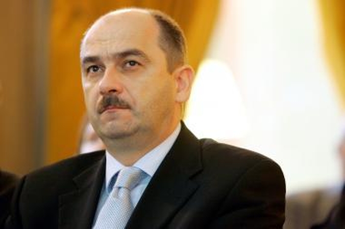 Paštas suka elektroninės prekybos link
