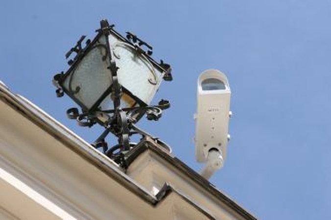 Kalėdines egles saugo kameros ir apsaugininkai
