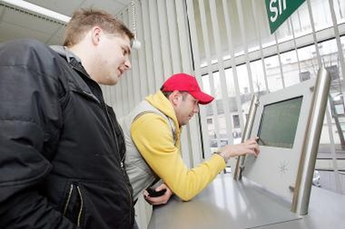 Riba: A.Nesteckis įsitikinęs, kad 2010 m. atlyginimai nebeturėtų mažėti.