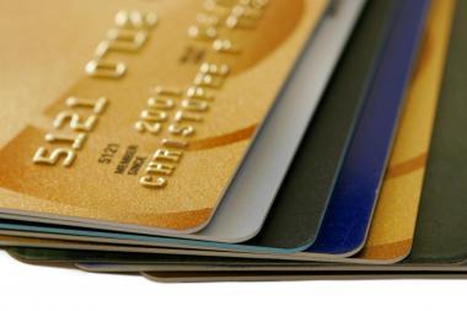 Papildyti banko kortelės sąskaitą – sudėtingiau