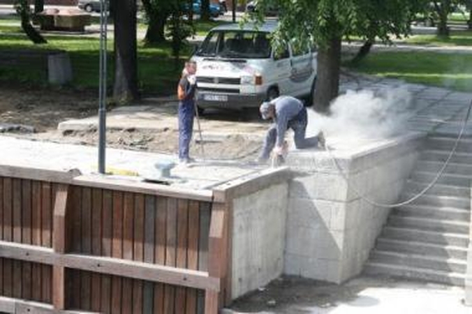 Gražėja: dėl regatos skubama baigti Danės krantines.