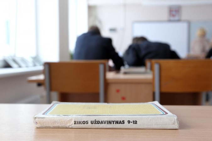 Reketas ir narkotikų prekeiviai mokyklose – tik niūri praeitis?