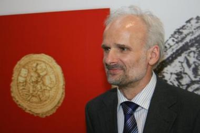 Mokyklinius vadovėlius skaito ir tėvai