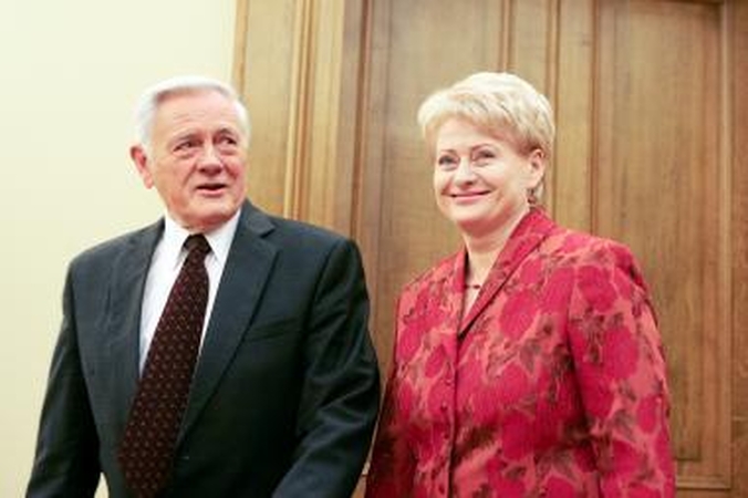 Kariuomenės vado V.Tutkaus įpėdinis -  Arvydas Pocius?