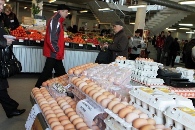 Vištų gerovė kerta per pirkėjų kišenę   