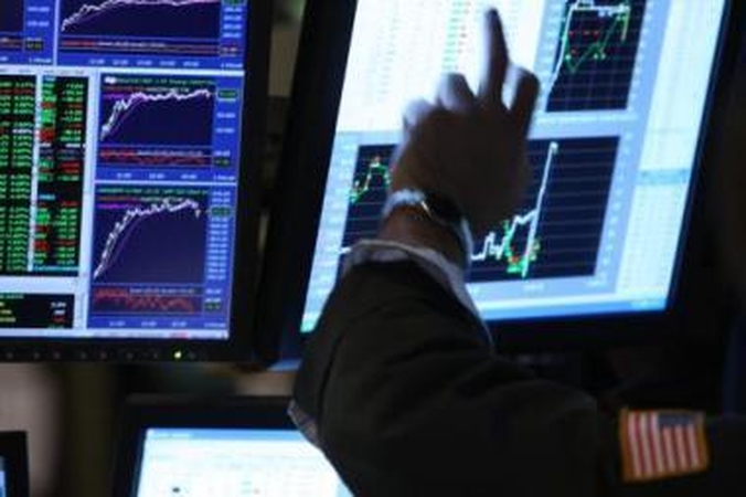 Atsarga: investavimo ekspertai siūlo galvotrūkčiais nepulti į kilti pradėjusias akcijų rinkas ir palaukti aiškesnių ekonomikos atsigavimo požymių.
