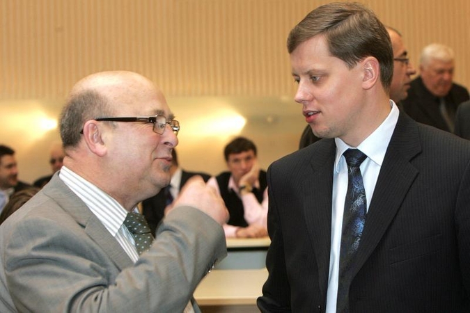 Andriau, užleisi kėdę Visvaldui?