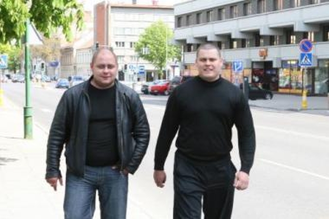 Didvyriškumas: žmogui gyvybę išgelbėję patruliai A.Šerkšnas ir A.Narvilas vietoj pdėkos sulaukė bjaurių žodžių.