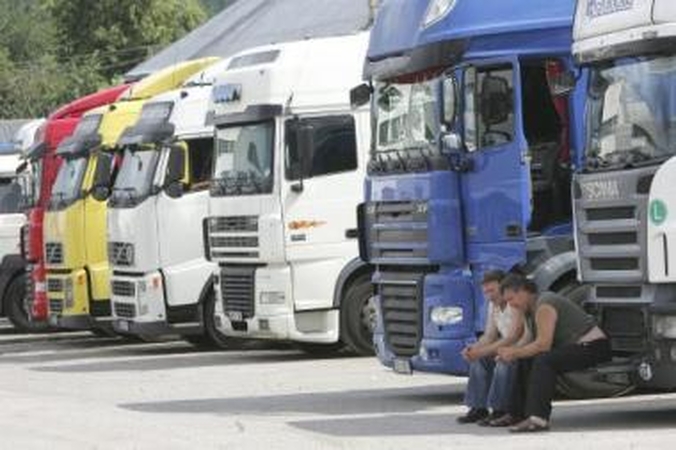 Kaltinimai: kai kurie vežėjai tikina, kad "Linavos" vadovybė slepia informaciją apie asociacijos finansus ir vežėjų mokamus narystės mokesčius naudoja savo reikmėms.