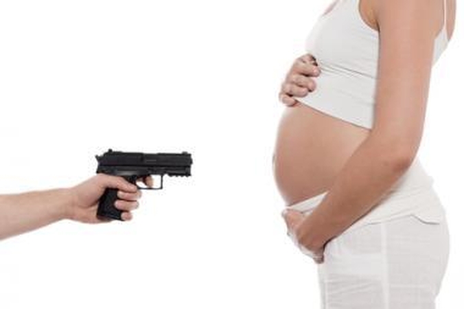 Medikai galės rinktis: daryti abortą  ar ne 