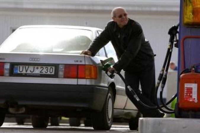 Subtilybės: Lietuvoje benzinas yra brangiausias, o dyzelinas pigiausias iš visų trijų Baltijos šalių.