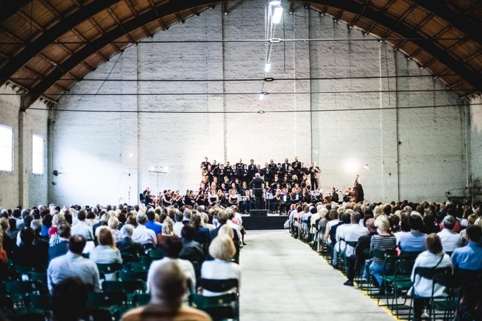 Pažaislio muzikos festivalio muzika skambėjo cukraus fabrike